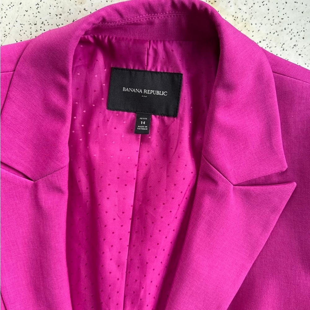 Banana Republic Vibrant Pink Tailored Blazer with Notched Lapels